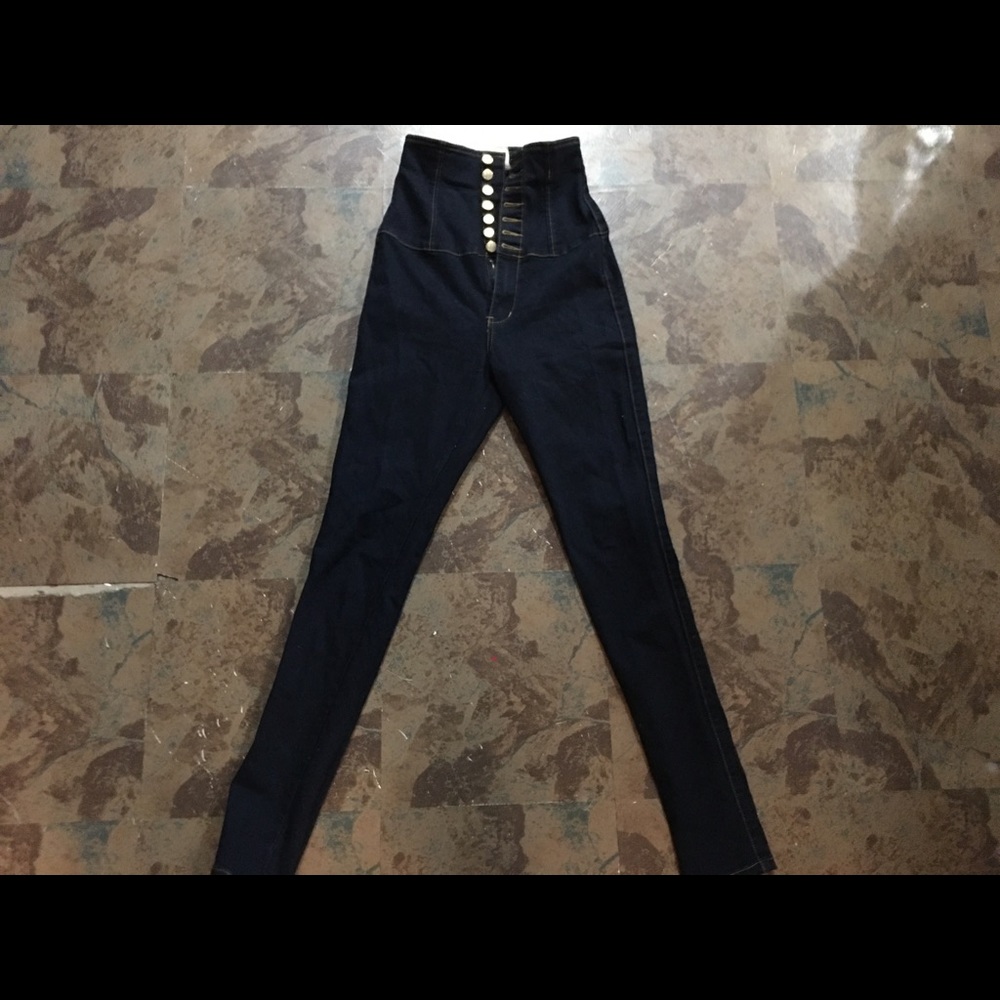 High wasted jeans